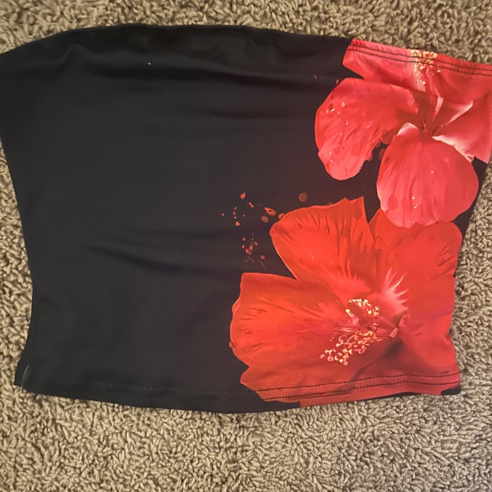 Floral Black and Red Women's Tube Top Edikted